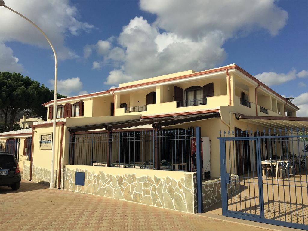 Hotel Villa Del Mare Sinnai Ngoại thất bức ảnh